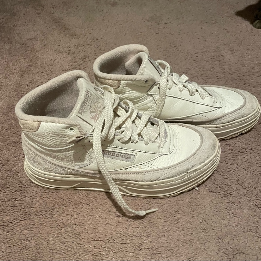 Women’s Reebok High top sneaker